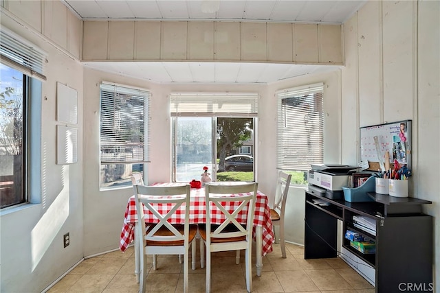 dining room featuring light tile patterned floors