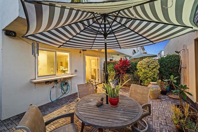 view of patio with outdoor dining space