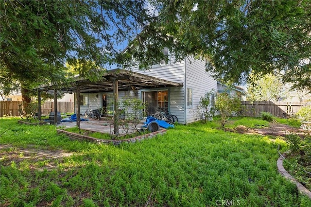 1640 Pembroke Way, Dixon, CA 95620 - back of property with a pergola and a patio area