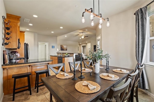 dining area featuring visible vents, recessed lighting, and a ceiling fan