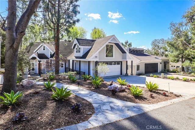 view of front of house featuring driveway