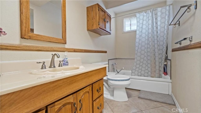 full bathroom featuring shower / bath combo with shower curtain, vanity, toilet, and tile patterned floors