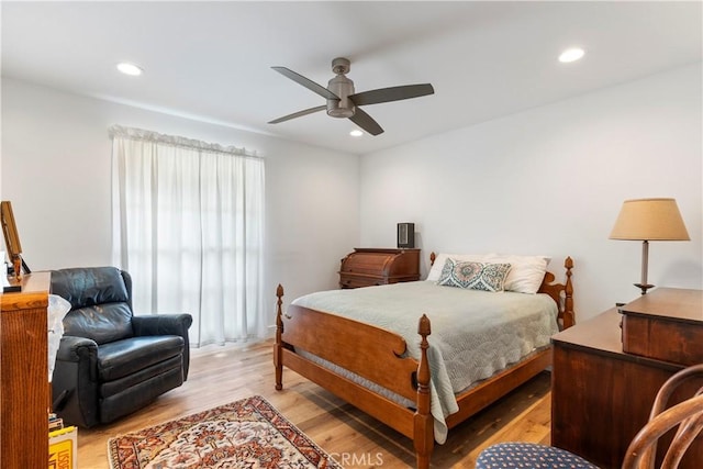 bedroom with light wood-style floors, recessed lighting, and ceiling fan