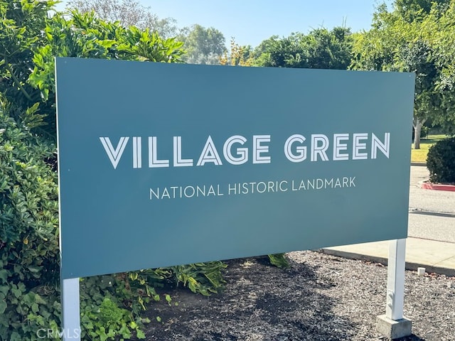 view of community / neighborhood sign