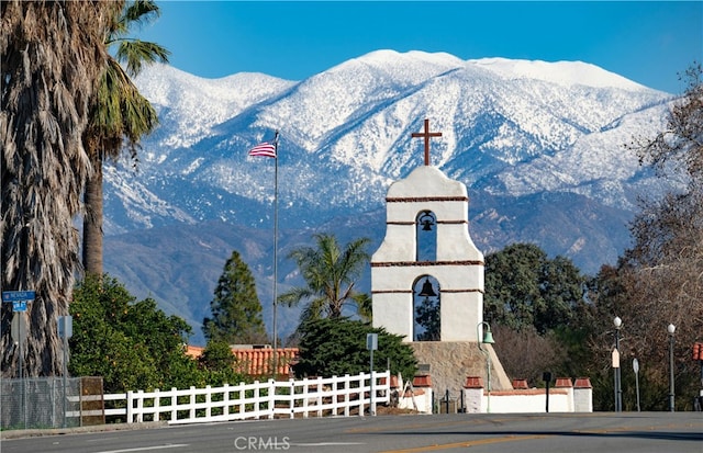 view of mountain feature