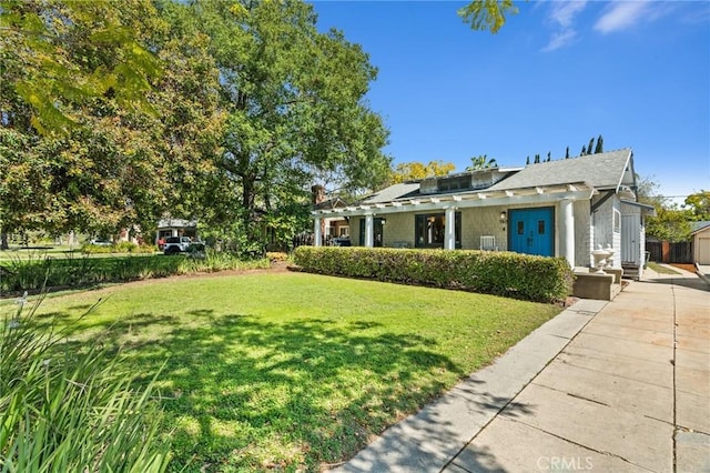 view of front of house with a front lawn