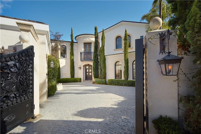 view of front of property with stucco siding