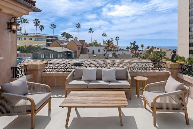 balcony featuring an outdoor hangout area