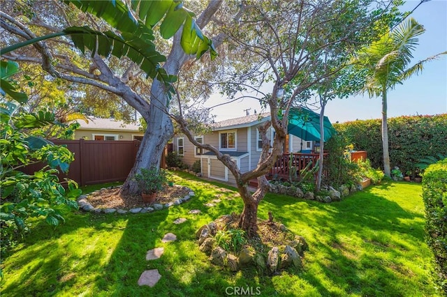 view of yard featuring fence