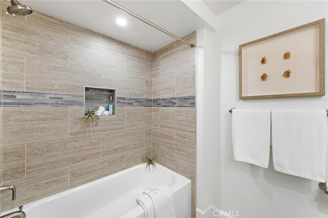 bathroom with bathtub / shower combination