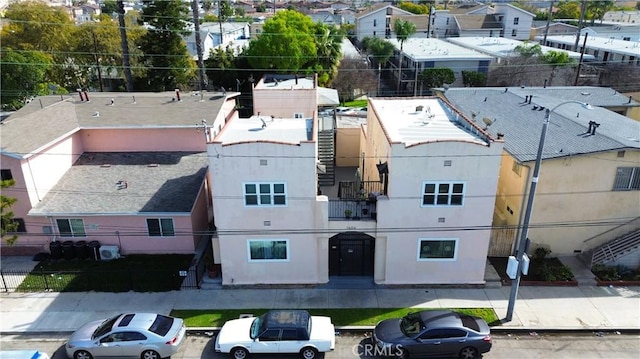 birds eye view of property featuring a residential view