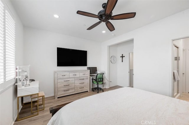 bedroom featuring light wood-style flooring, baseboards, a ceiling fan, and recessed lighting