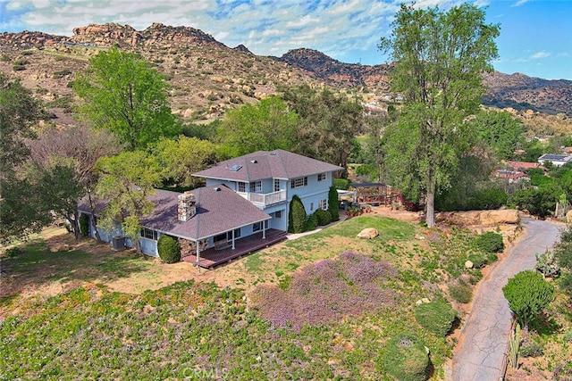 bird's eye view with a mountain view