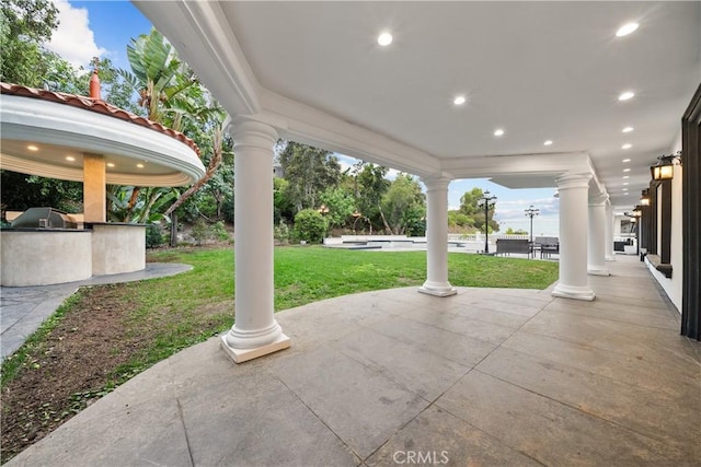 view of patio / terrace with an outdoor kitchen