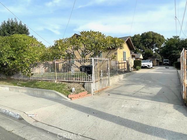 exterior space featuring fence