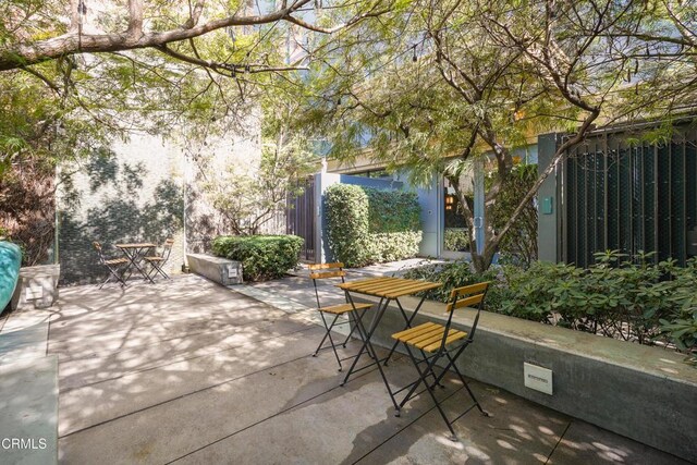 849 S Broadway Unit M11, Los Angeles, CA 90014 - view of patio / terrace