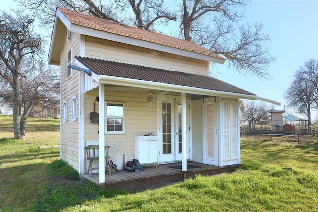 view of outbuilding