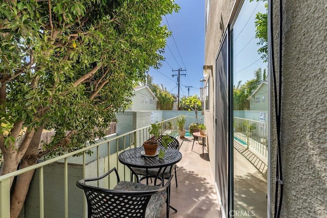 334 Gladys Ave Unit 103, Long Beach, CA 90814 - view of balcony