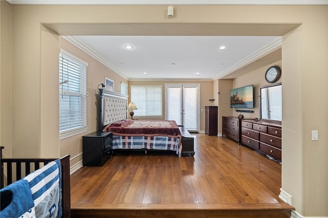 2514 Bulrush Cir, Corona, CA 92882 - bedroom featuring hardwood / wood-style flooring, crown molding, baseboards, multiple windows, and recessed lighting