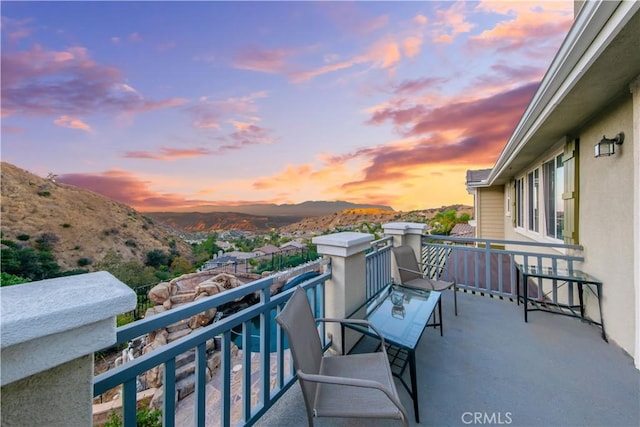 2514 Bulrush Cir, Corona, CA 92882 - balcony at dusk with a mountain view