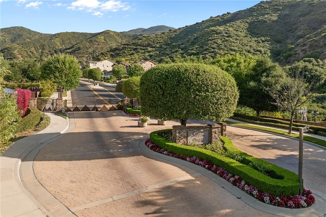 2514 Bulrush Cir, Corona, CA 92882 - surrounding community featuring a mountain view