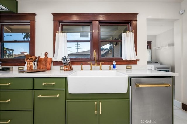 bathroom featuring plenty of natural light and vanity