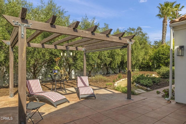 view of patio featuring a pergola