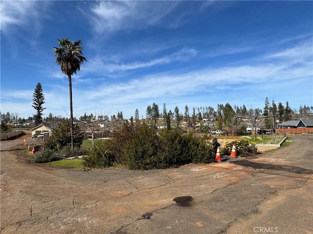 Listing photo 3 for 814 Camellia Dr, Paradise CA 95969