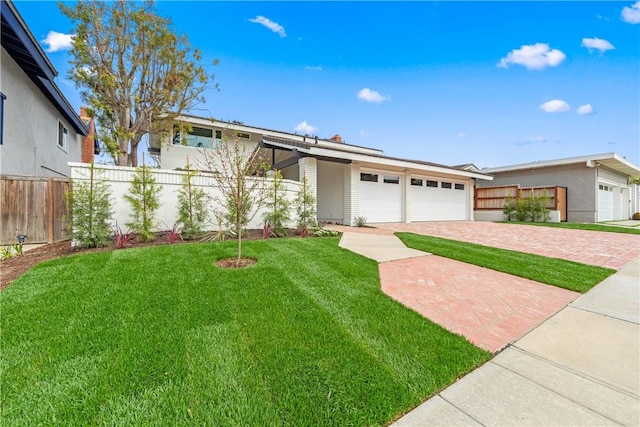 6781 Lawn Haven Dr, Huntington Beach, CA 92648 - photo 1