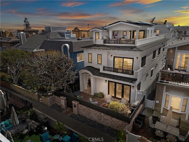 725 Dover Ct, San Diego, CA 92109 - back of property with fence private yard and a balcony