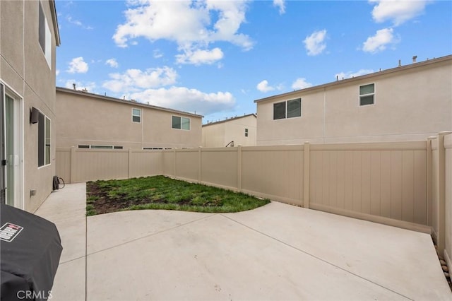 34720 Mustang Ln, Fallbrook, CA 92028 - fenced backyard with a patio area and grilling area