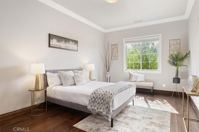 4976 Odessa Ave, Encino, CA 91436 - bedroom featuring wood finished floors, crown molding, visible vents, and baseboards