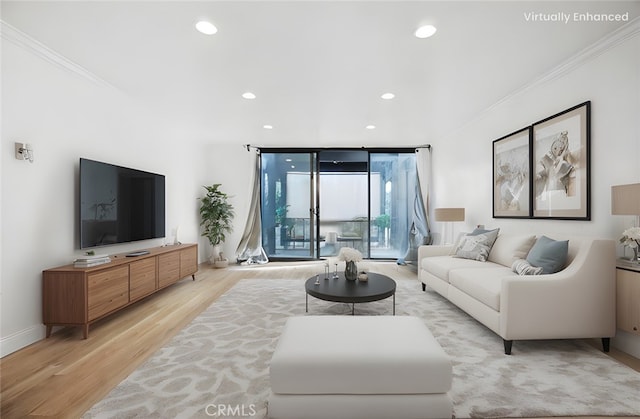 living area with baseboards, light wood-style flooring, crown molding, floor to ceiling windows, and recessed lighting