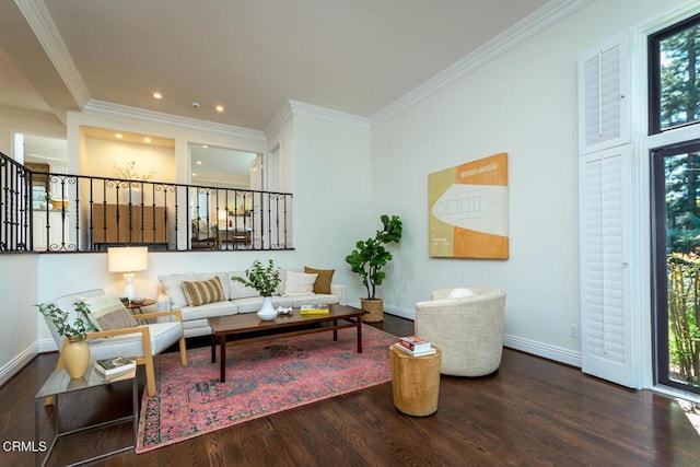 living area with recessed lighting, baseboards, wood finished floors, and crown molding