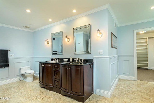 full bath featuring a sink, visible vents, toilet, and recessed lighting