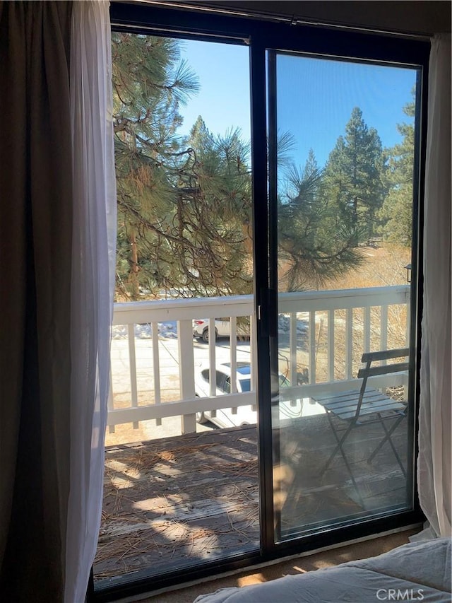 33492 Wild Rose Dr, Green Valley Lake, CA 92341 - view of entryway
