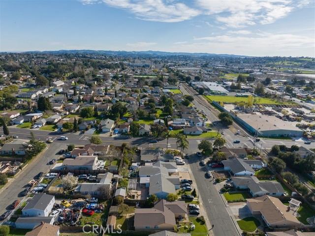 aerial view featuring a residential view