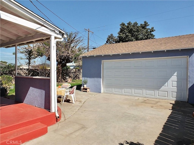 view of detached garage