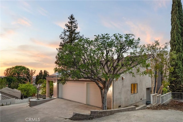 view of front of property featuring stucco siding