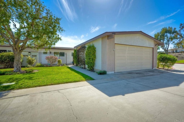 view of front of house with a front yard