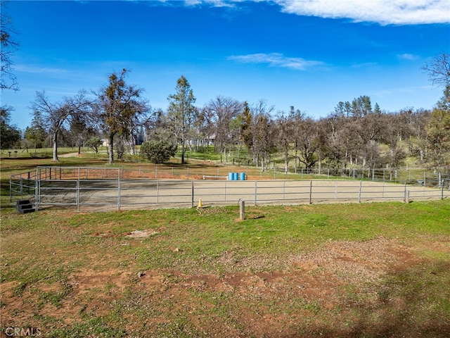 view of yard featuring a rural view