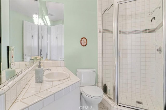 22537 N Summit Ridge Cir, Chatsworth, CA 91311 - bathroom with toilet, a stall shower, vanity, and a chandelier