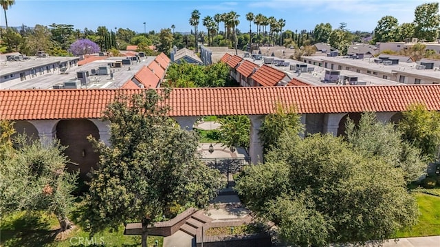 birds eye view of property with a residential view