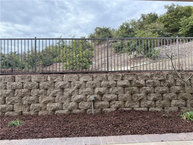 8853 Hollyhock Ct, Corona, CA 92883 - view of gate