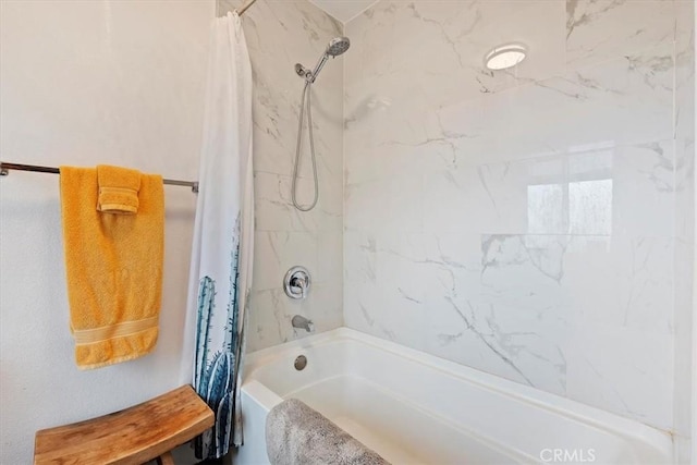 58676 Sunflower Dr, Yucca Valley, CA 92284 - bathroom featuring shower / bath combo