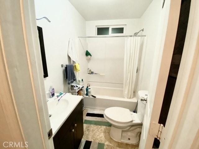 1238 W 35th St, Los Angeles, CA 90007 - full bath with toilet, vanity, and shower / bath combination with curtain