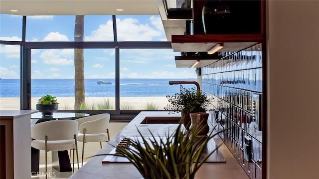 1310 E Ocean Blvd Unit 14, Long Beach, CA 90802 - balcony featuring a water view