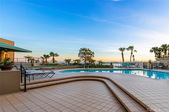 1310 E Ocean Blvd Unit 14, Long Beach, CA 90802 - community pool with a patio area