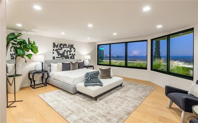 1310 E Ocean Blvd Unit 14, Long Beach, CA 90802 - bedroom with light wood finished floors and recessed lighting