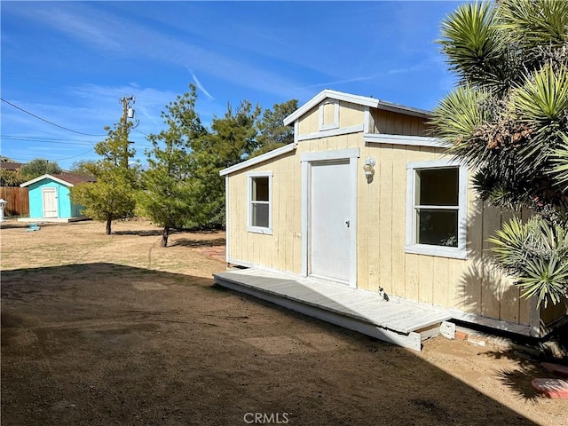 view of outdoor structure with an outdoor structure